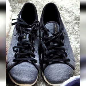 Laced Reebok - size 8